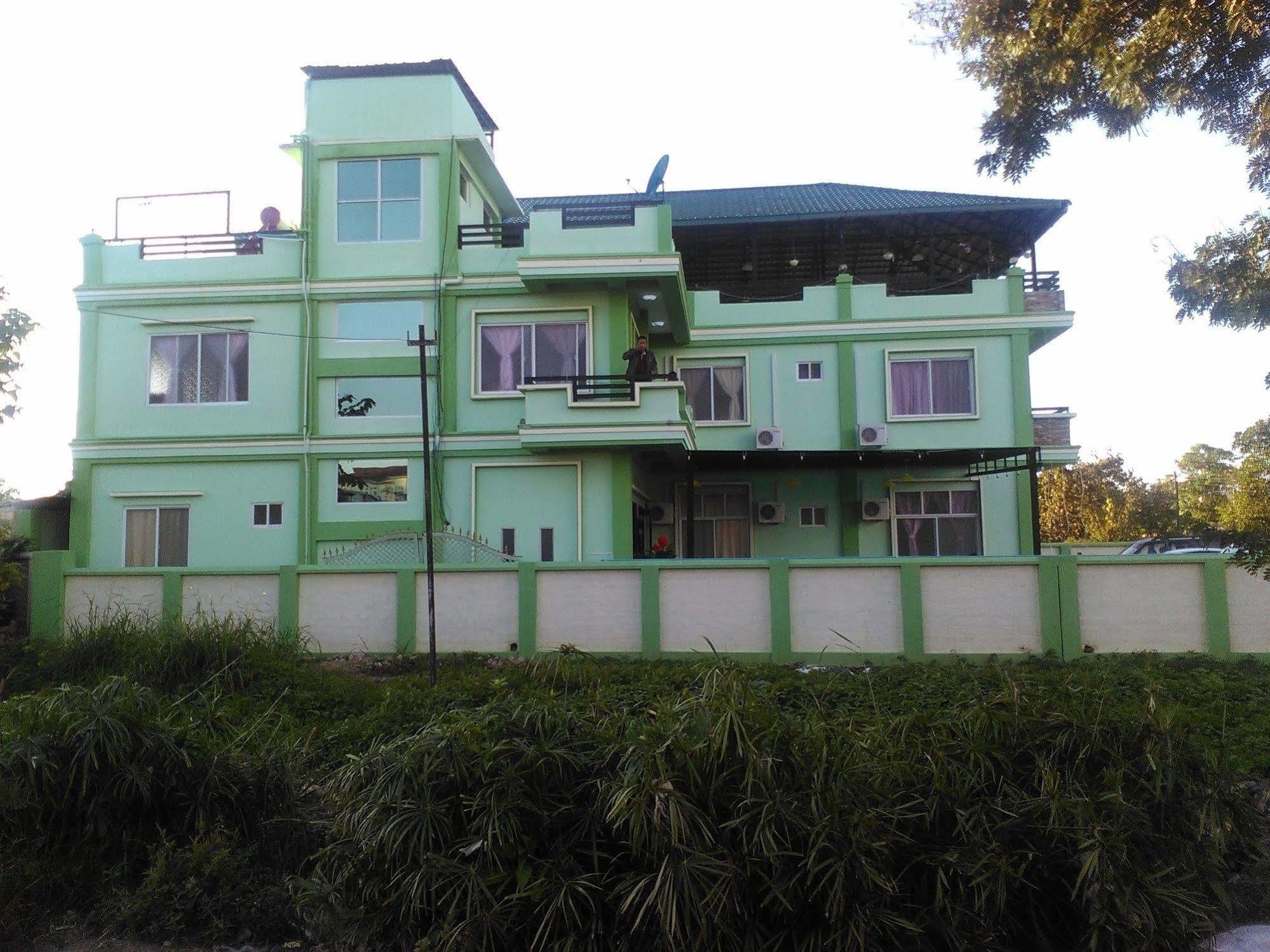 Hotel 99 Pyin Oo Lwin Extérieur photo